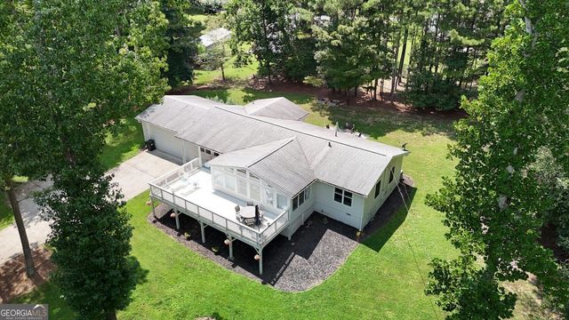 935 Pine Circle, Woodstock, GA 30189