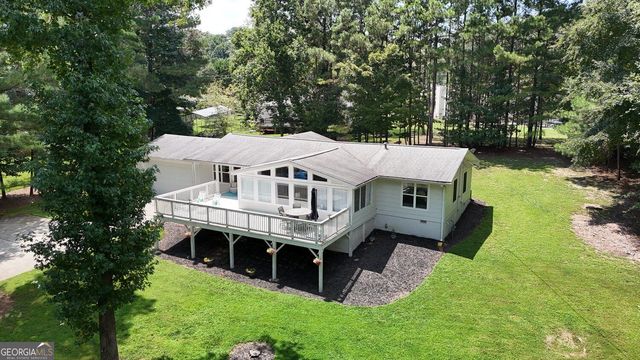 935 Pine Circle, Woodstock, GA 30189