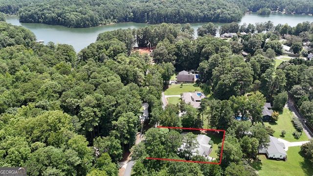 935 Pine Circle, Woodstock, GA 30189