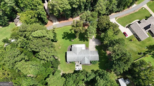 935 Pine Circle, Woodstock, GA 30189