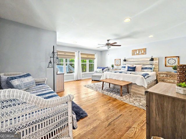 935 Pine Circle, Woodstock, GA 30189