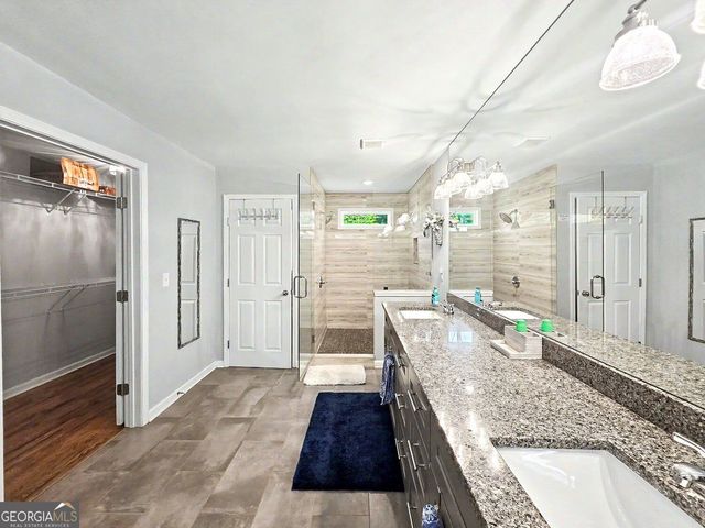935 Pine Circle, Woodstock, GA 30189