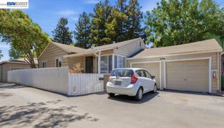 882 W Tennyson Rd, Hayward, CA 94544