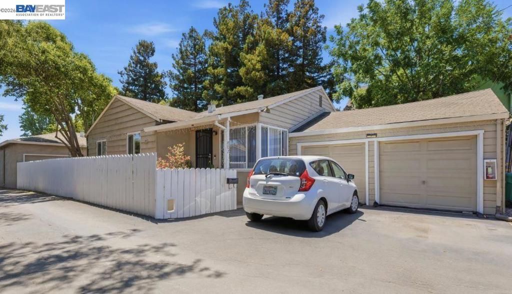 Image 1 of property listing at 882 W Tennyson Rd, Hayward, CA 94544
