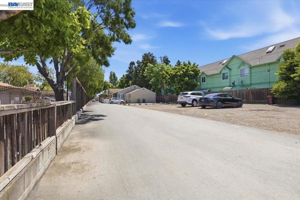 Image 10 of property listing at 882 W Tennyson Rd, Hayward, CA 94544