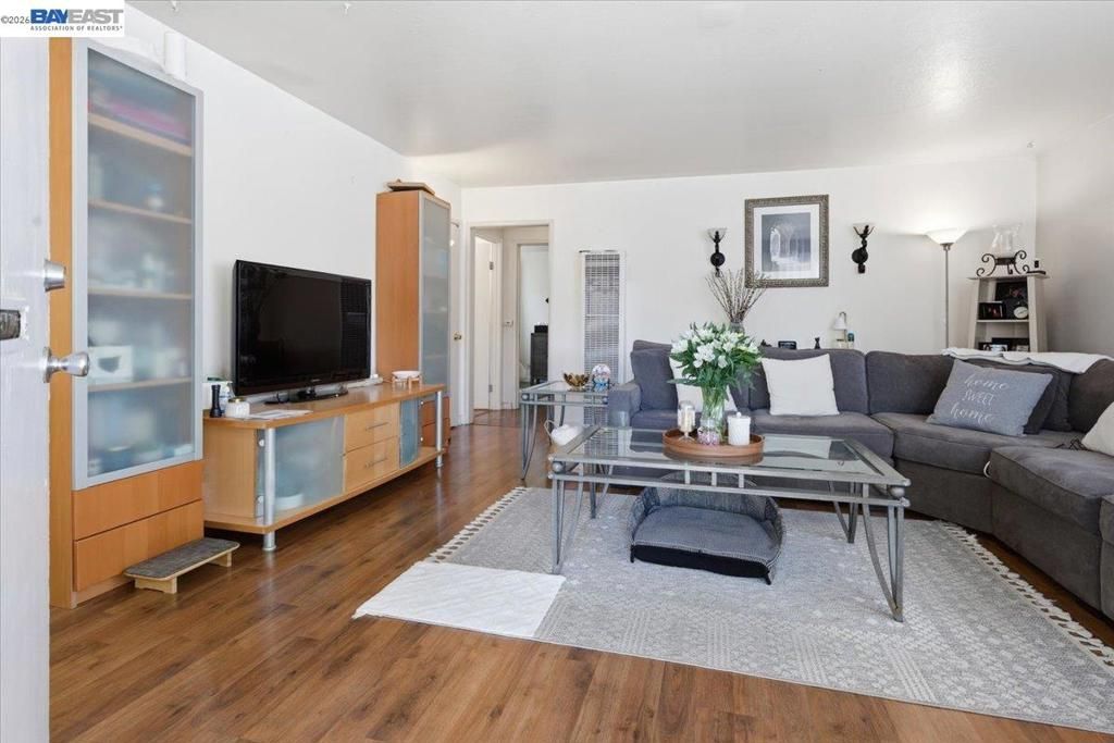 Image 14 of property listing at 882 W Tennyson Rd, Hayward, CA 94544
