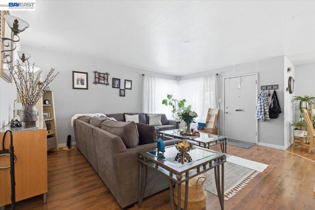Image 16 of property listing at 882 W Tennyson Rd, Hayward, CA 94544