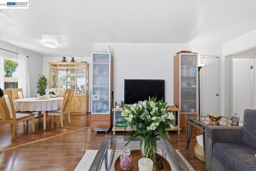 Image 19 of property listing at 882 W Tennyson Rd, Hayward, CA 94544