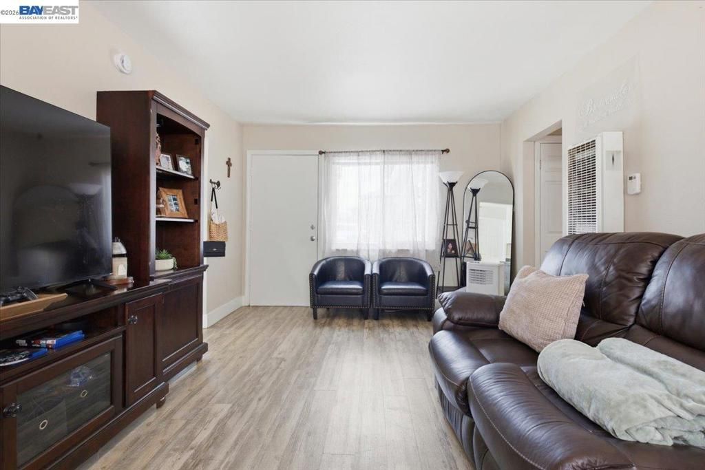 Image 29 of property listing at 882 W Tennyson Rd, Hayward, CA 94544