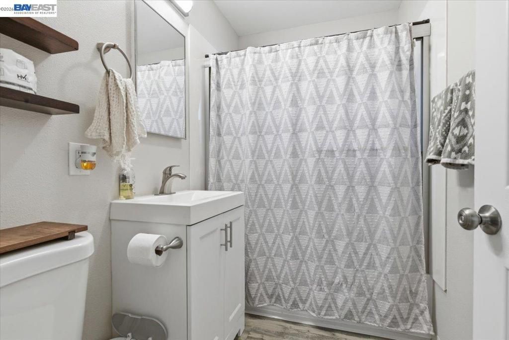 Image 30 of property listing at 882 W Tennyson Rd, Hayward, CA 94544