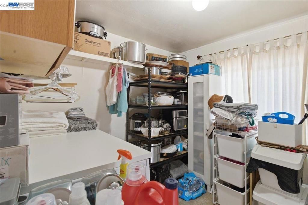 Image 31 of property listing at 882 W Tennyson Rd, Hayward, CA 94544