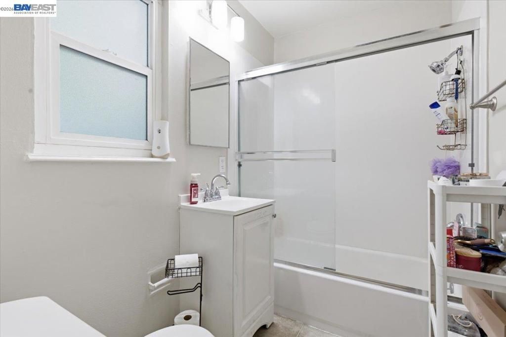 Image 32 of property listing at 882 W Tennyson Rd, Hayward, CA 94544