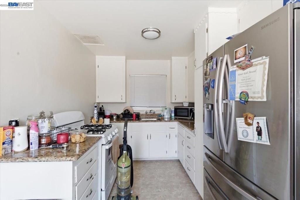 Image 40 of property listing at 882 W Tennyson Rd, Hayward, CA 94544