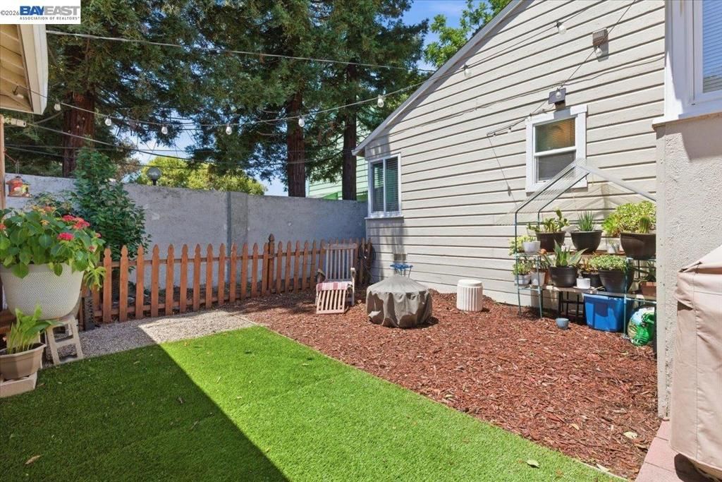 Image 5 of property listing at 882 W Tennyson Rd, Hayward, CA 94544