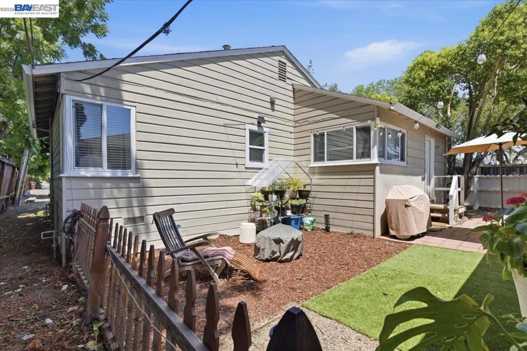 Image 6 of property listing at 882 W Tennyson Rd, Hayward, CA 94544