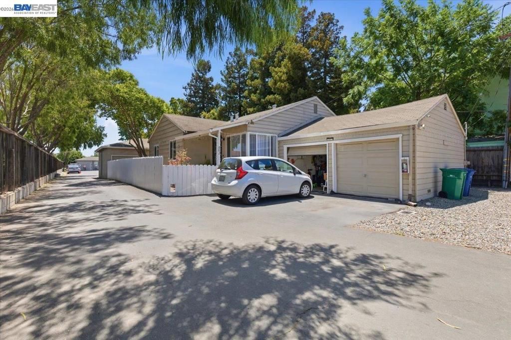 Image 8 of property listing at 882 W Tennyson Rd, Hayward, CA 94544