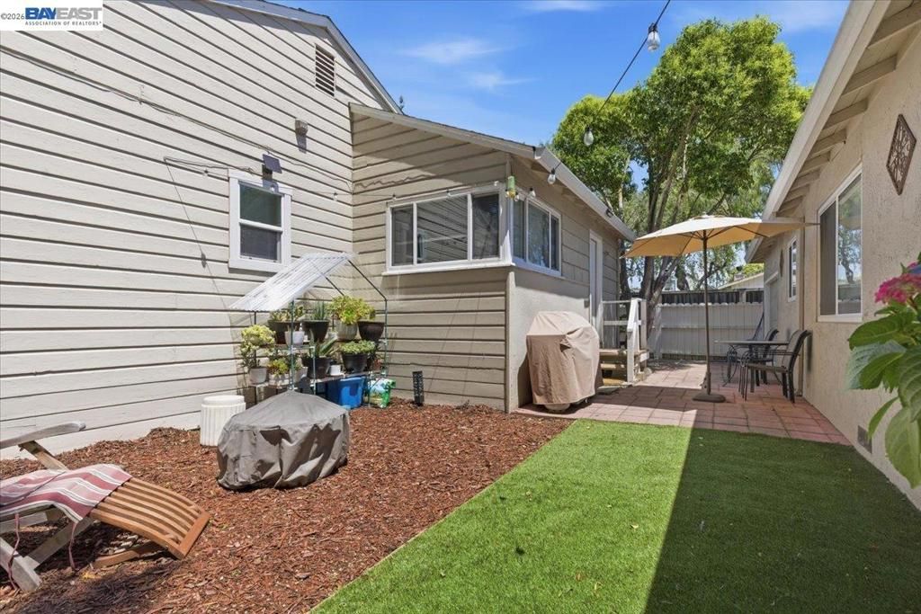 Image 9 of property listing at 882 W Tennyson Rd, Hayward, CA 94544