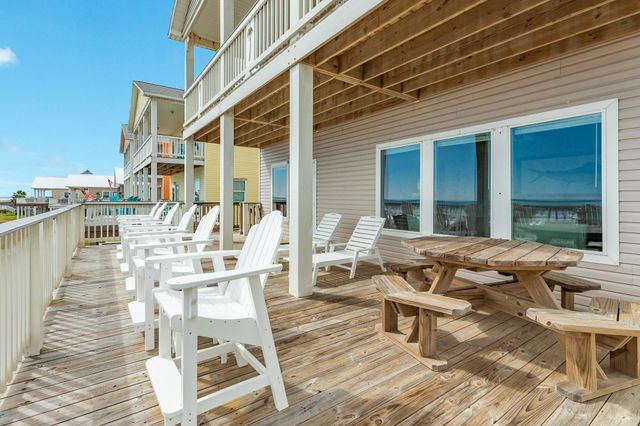 2938 Bluewater Highway, Surfside Beach, TX 77541