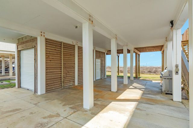 2938 Bluewater Highway, Surfside Beach, TX 77541