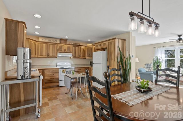 367 Crescent Street, Saluda, NC 28773