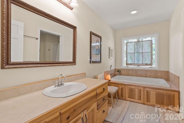 367 Crescent Street, Saluda, NC 28773