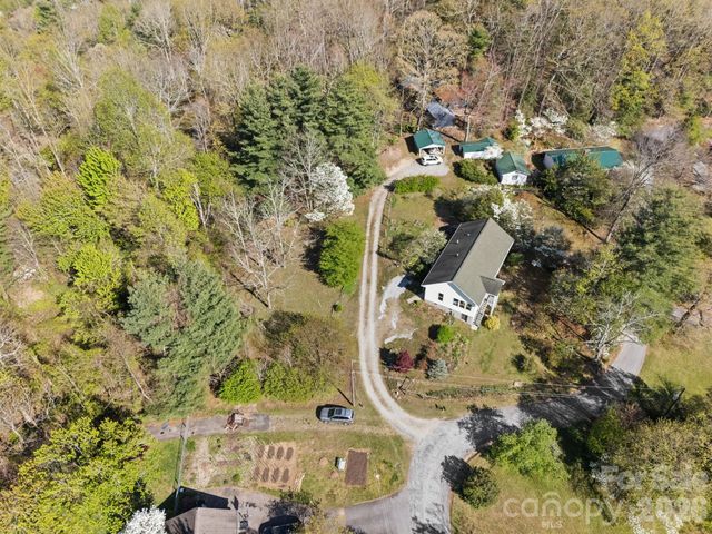 367 Crescent Street, Saluda, NC 28773