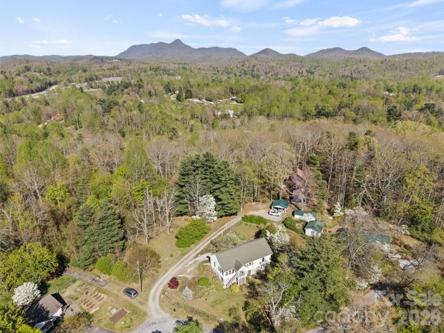 367 Crescent Street, Saluda, NC 28773