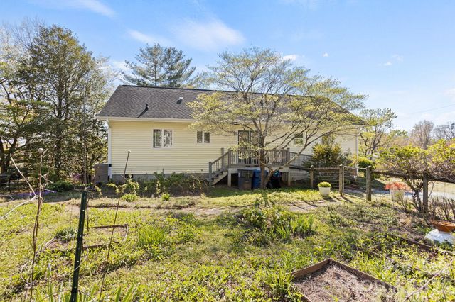 367 Crescent Street, Saluda, NC 28773
