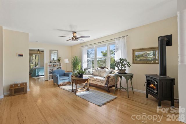 367 Crescent Street, Saluda, NC 28773