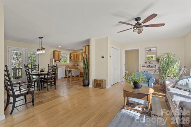 367 Crescent Street, Saluda, NC 28773