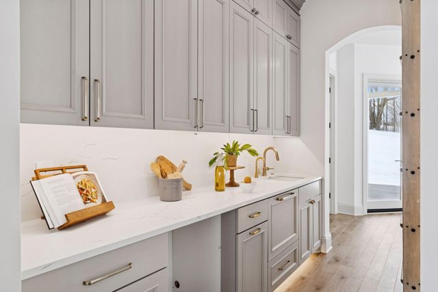 285 North Shore Dr, Minnetrista, MN 55364