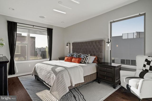 3200 PARKVIEW WALK, Philadelphia, PA 19125