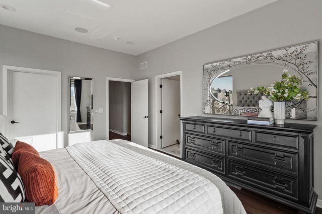 3200 PARKVIEW WALK, Philadelphia, PA 19125