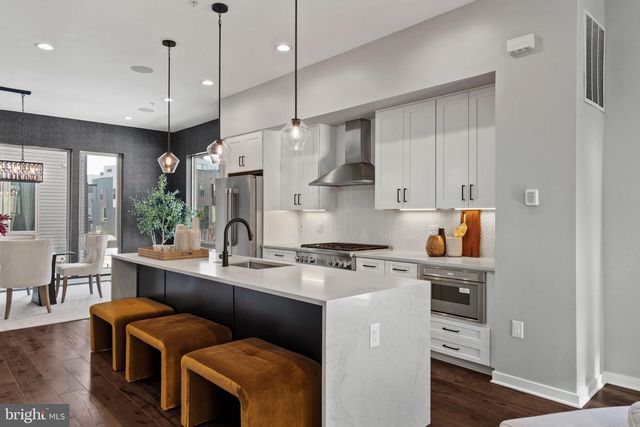 3200 PARKVIEW WALK, Philadelphia, PA 19125