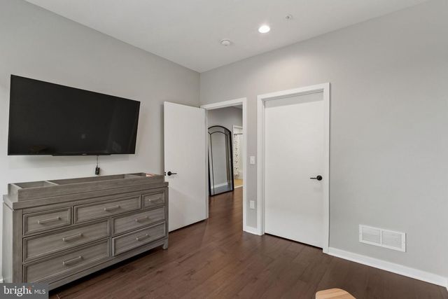 3200 PARKVIEW WALK, Philadelphia, PA 19125