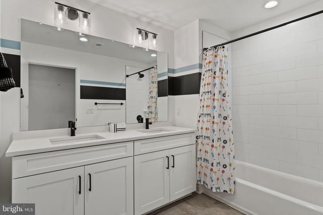 3200 PARKVIEW WALK, Philadelphia, PA 19125