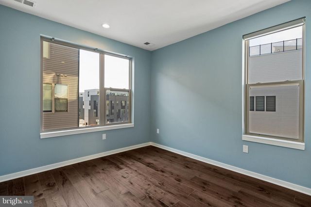 3200 PARKVIEW WALK, Philadelphia, PA 19125