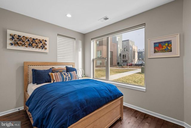 3200 PARKVIEW WALK, Philadelphia, PA 19125