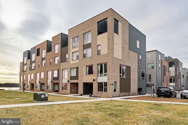 3200 PARKVIEW WALK, Philadelphia, PA 19125