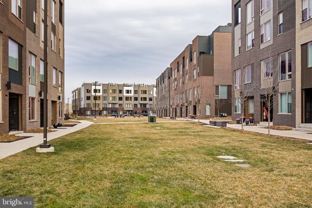 3200 PARKVIEW WALK, Philadelphia, PA 19125