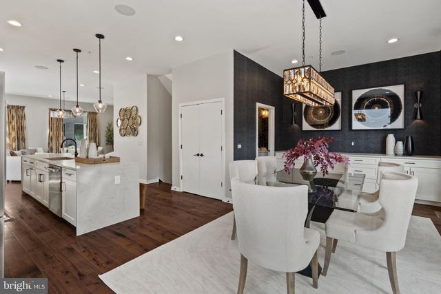 3200 PARKVIEW WALK, Philadelphia, PA 19125