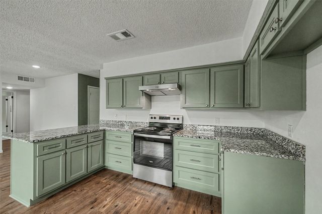 805 Stratford Drive, Bedford, TX 76021