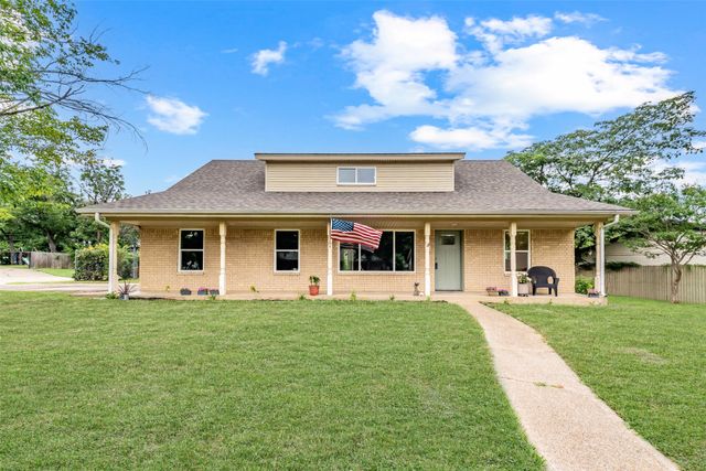 805 Stratford Drive, Bedford, TX 76021