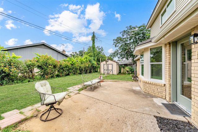 805 Stratford Drive, Bedford, TX 76021