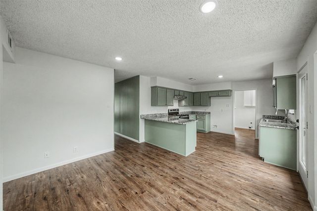 805 Stratford Drive, Bedford, TX 76021