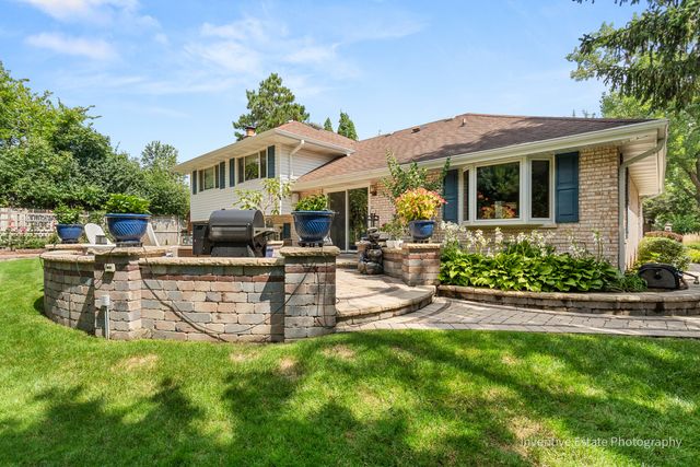 286 Stonegate Road, Clarendon Hills, IL 60514