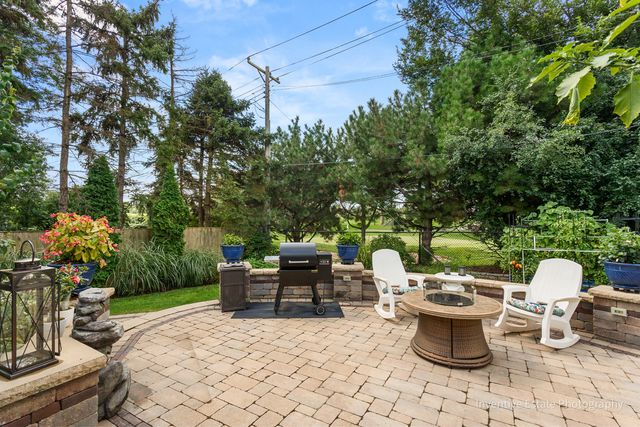 286 Stonegate Road, Clarendon Hills, IL 60514