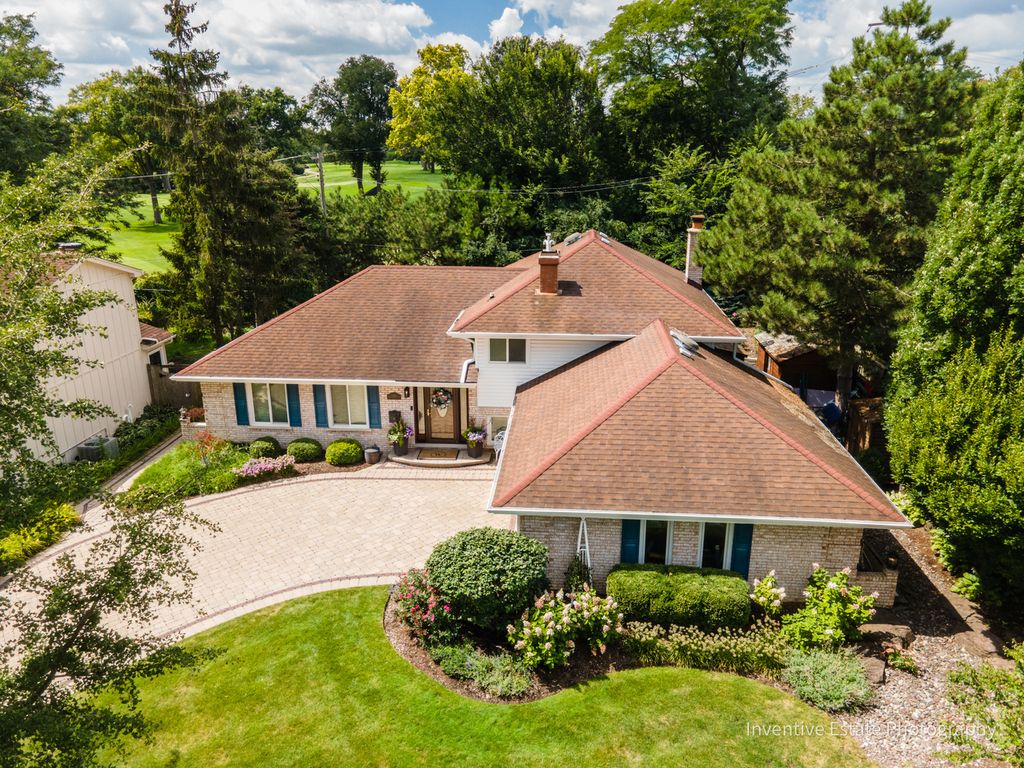 286 Stonegate Road, Clarendon Hills, IL 60514