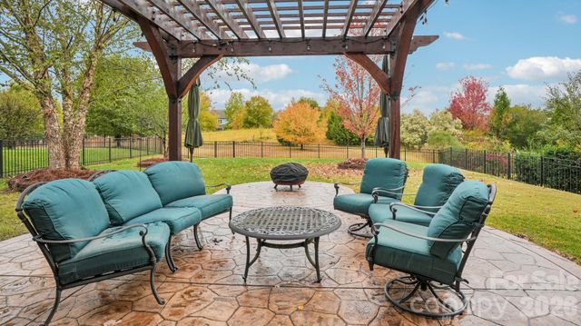 17319 Silas Place Drive, Davidson, NC 28036