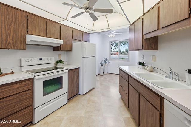 13849 N THUNDERBIRD Boulevard, Sun City, AZ 85351